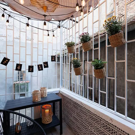 Majestic Company Mansion Old Town Renovated Apartment *